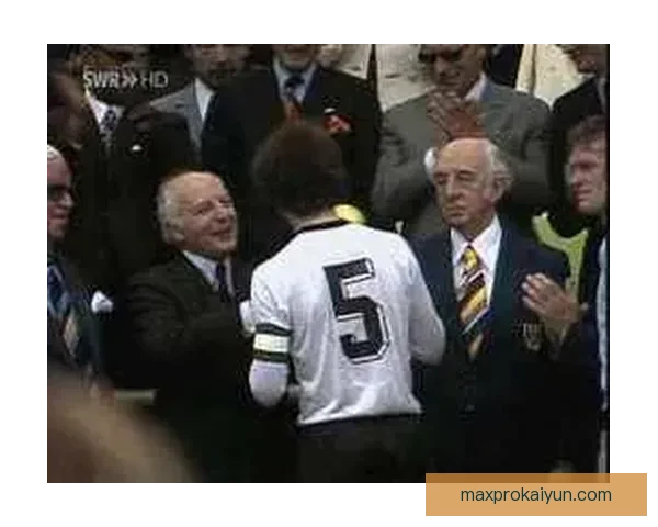 贝肯鲍尔战术执行力引领足球革新，影响深远值得关注