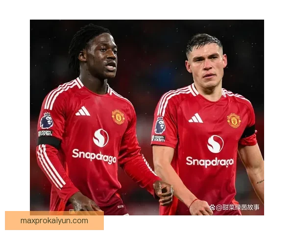 拉什福德与队友配合默契，表现稳健助力球队攻势增强