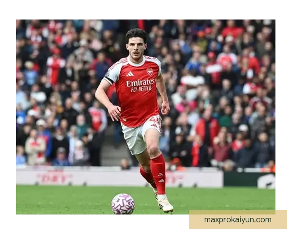 赖斯中场站位表现稳健，防守覆盖与出球效率持续提升